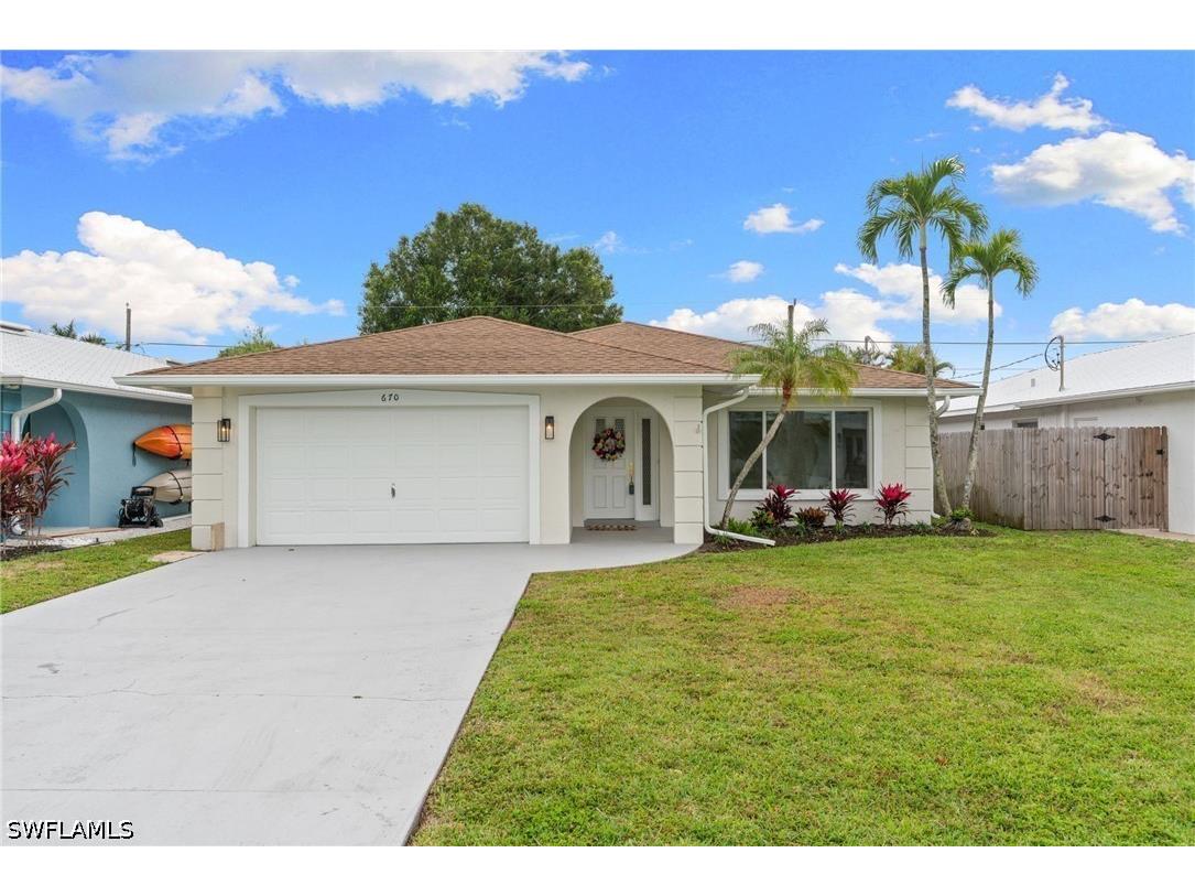670 103rd Avenue N Naples FL 34108 226012869 image1