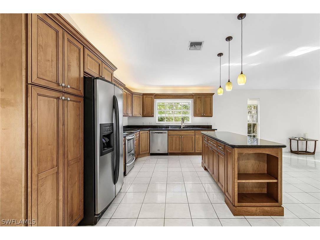 670 27th Street NW Naples FL 34120 226006057 image10