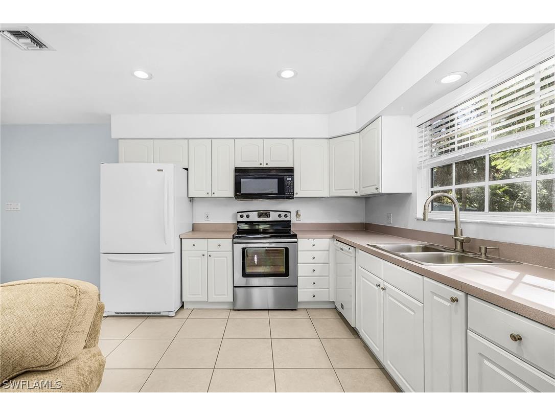 670 27th Street NW Naples FL 34120 226006057 image21