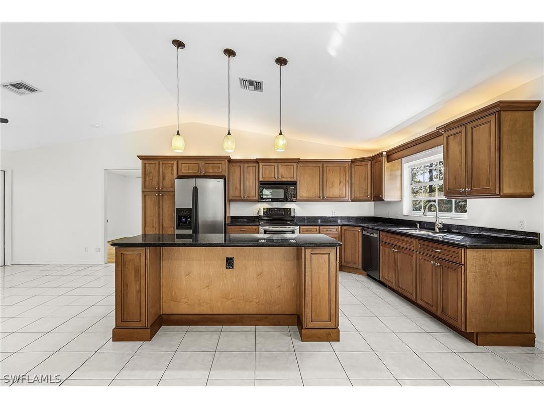 670 27th Street NW Naples FL 34120 226006057 image9