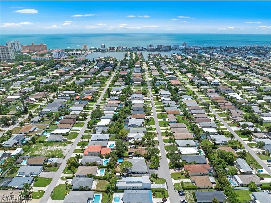 670 95th Avenue N Naples FL 34108 224087661 image1