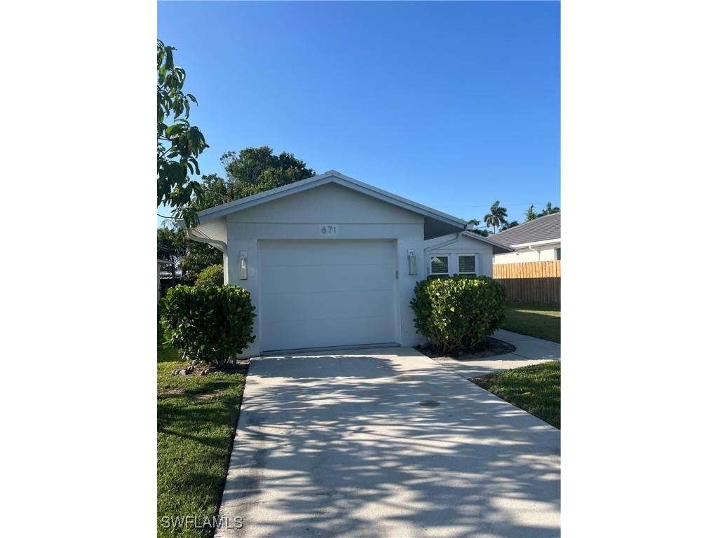 671 100th Avenue N Naples FL 34108 224055793 image1