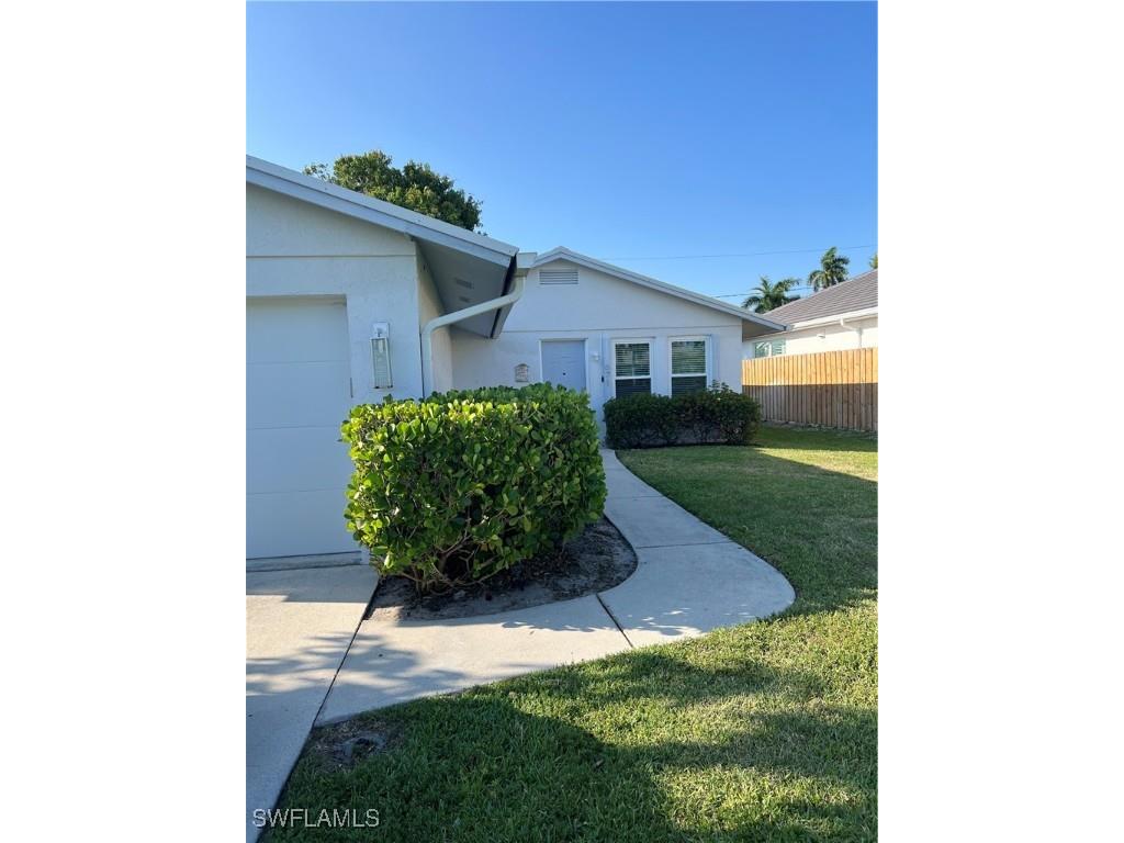 671 100th Avenue N Naples FL 34108 224055793 image2