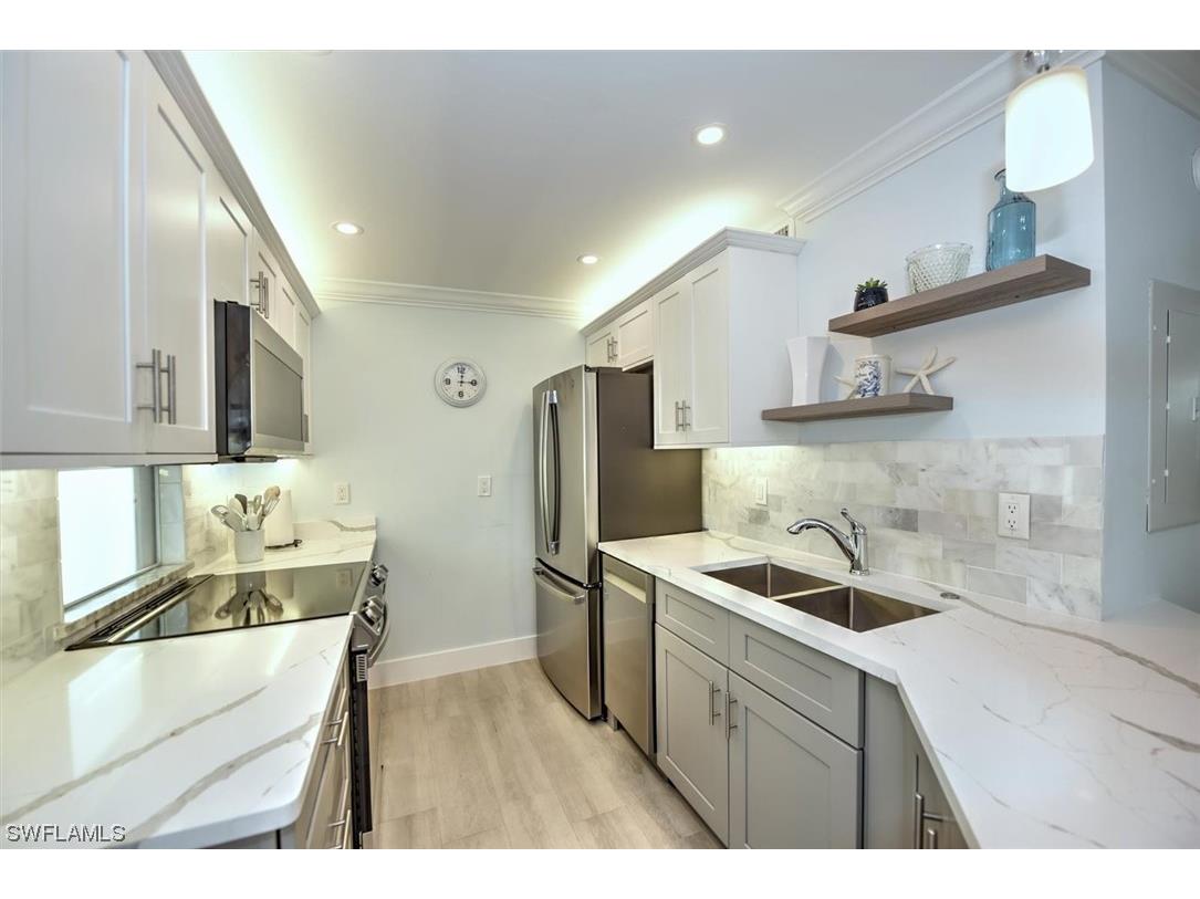 671 12th Avenue S #671 Naples FL 34102 223067687 image1