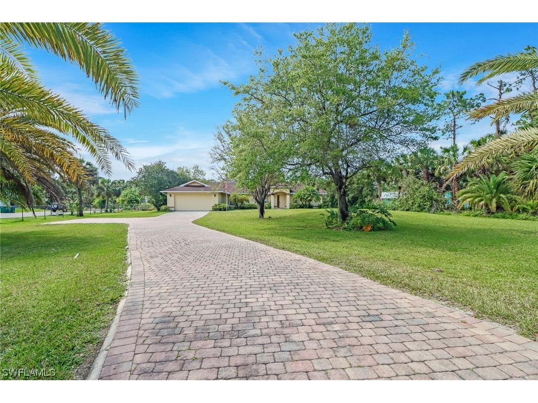 671 4th Street NE Naples FL 34120 223022757 image1