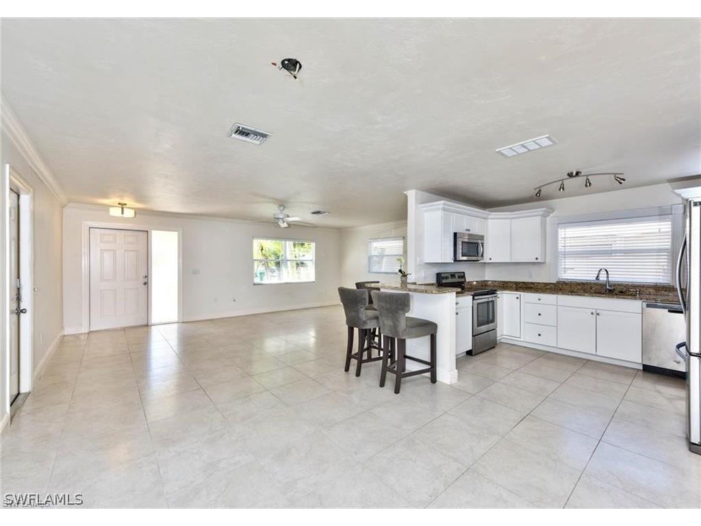 671 98th Avenue N Naples FL 34108 226010909 image5
