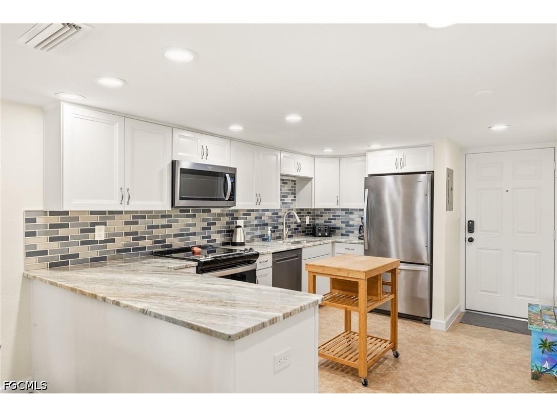671 E Gulf Drive #2C2 Sanibel FL 33957 2026016820 image3