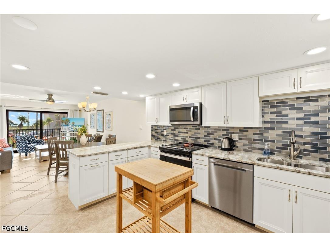 671 E Gulf Drive #2C2 Sanibel FL 33957 2026016820 image4