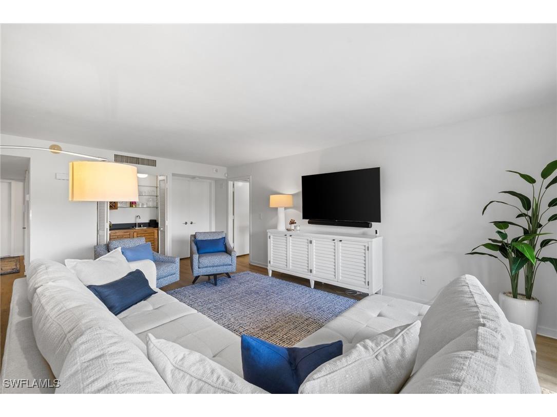 6710 Pelican Bay Boulevard #422 Naples FL 34108 225078069 image4