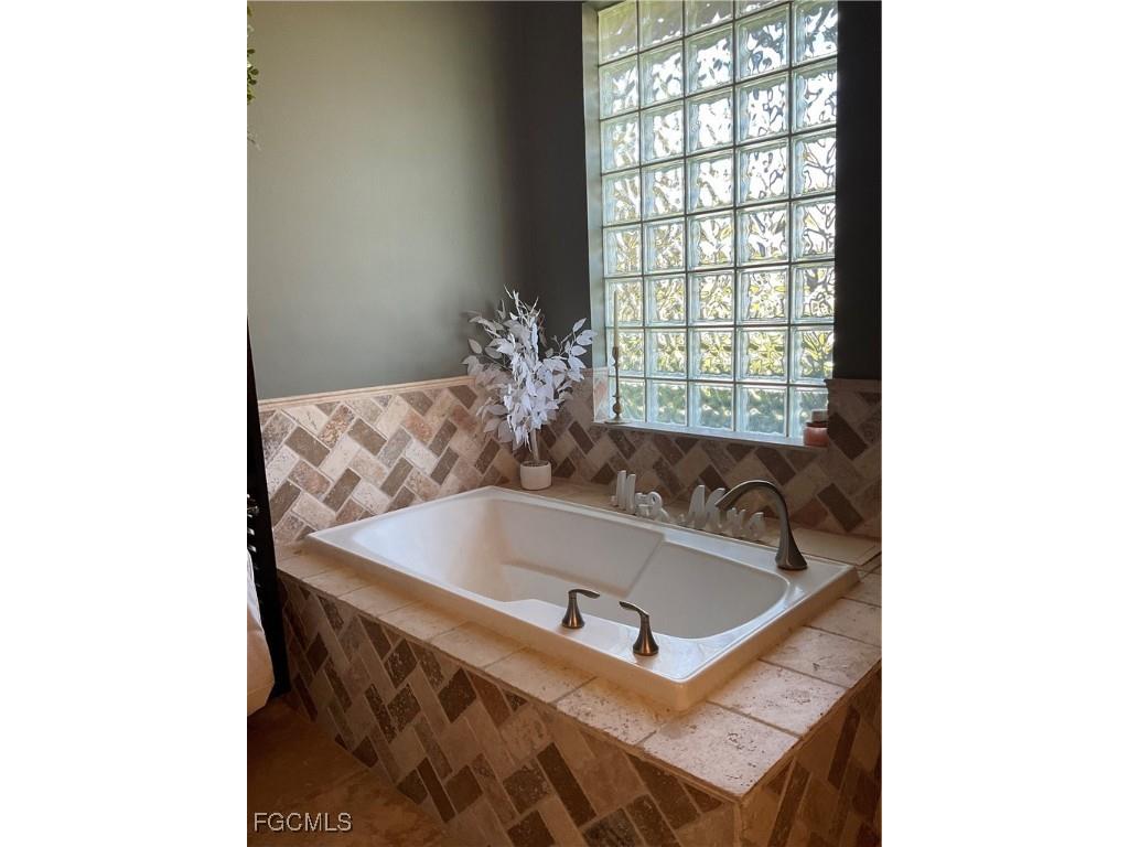 6715 Willow Lake Circle Fort Myers FL 33966 2025022393 image19