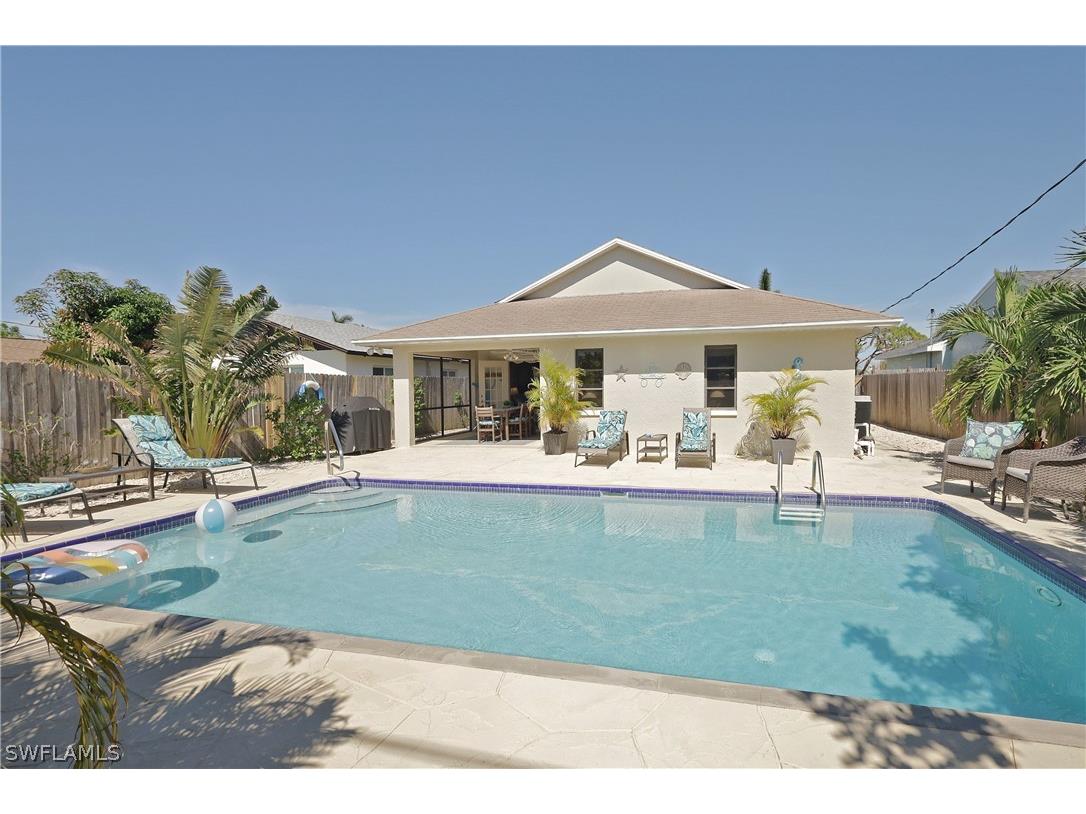 672 100th Avenue N Naples FL 34108 222075496 image1