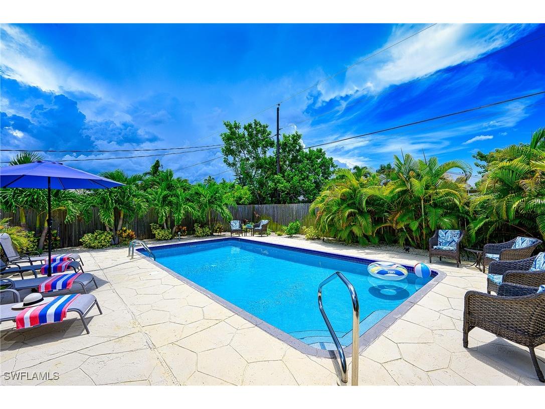 672 100th Avenue Naples FL 34108 225063681 image1