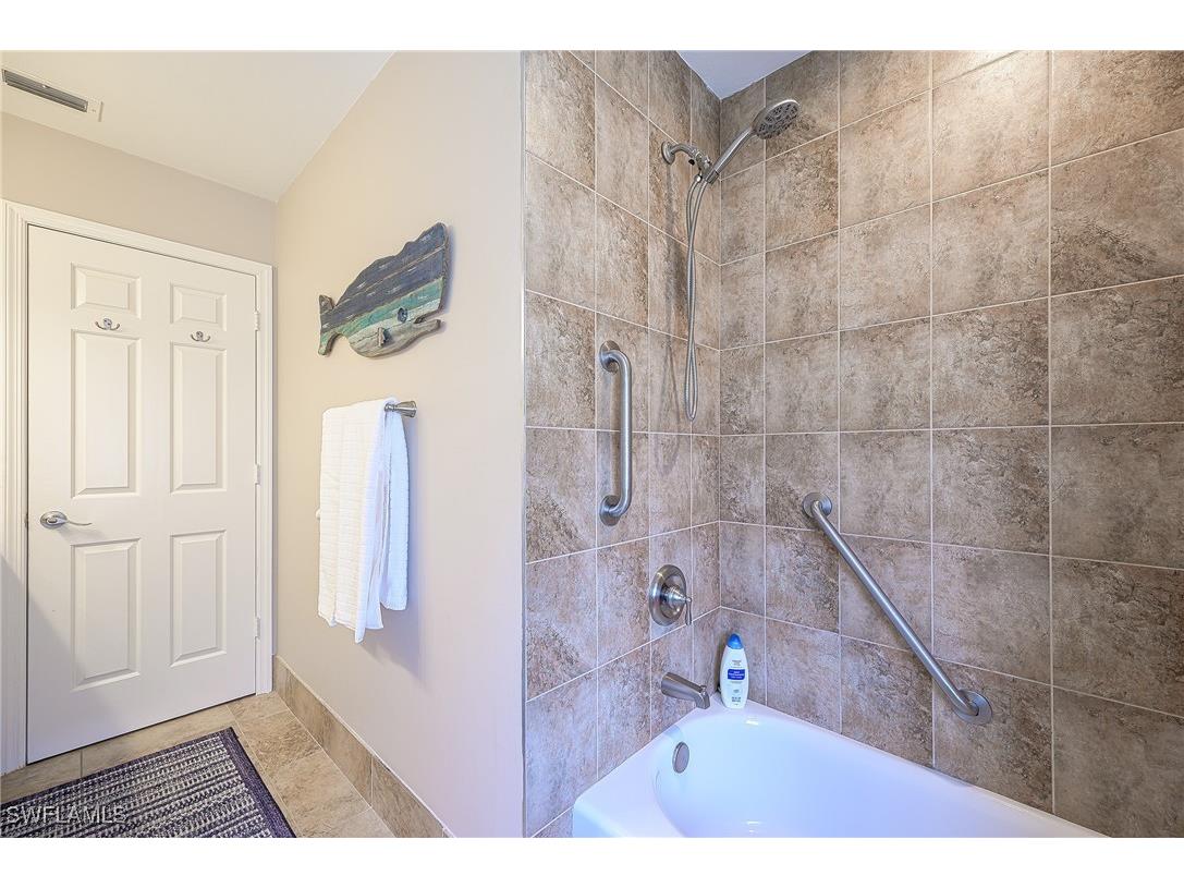 672 100th Avenue Naples FL 34108 225063681 image18