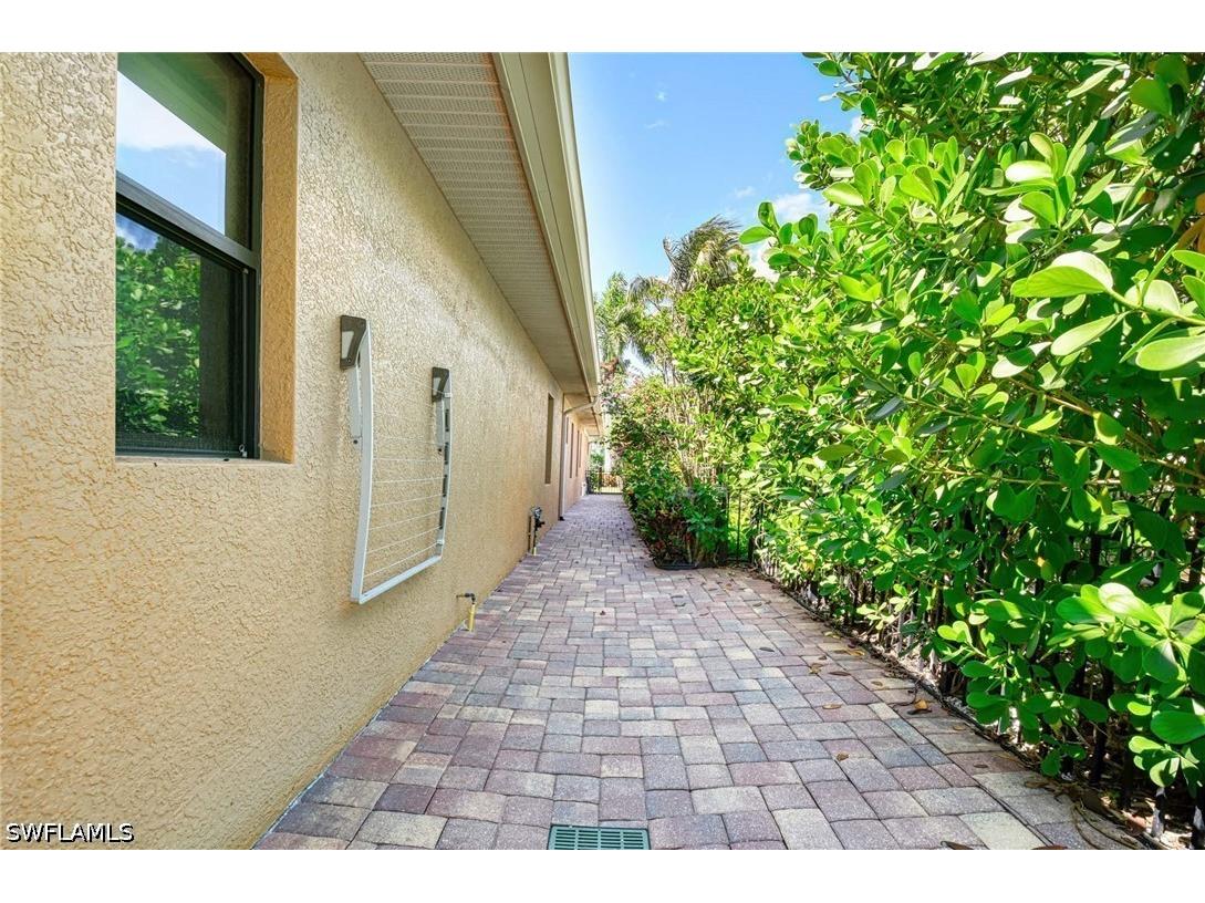 672 Fairway Terrace Naples FL 34103 226016367 image36