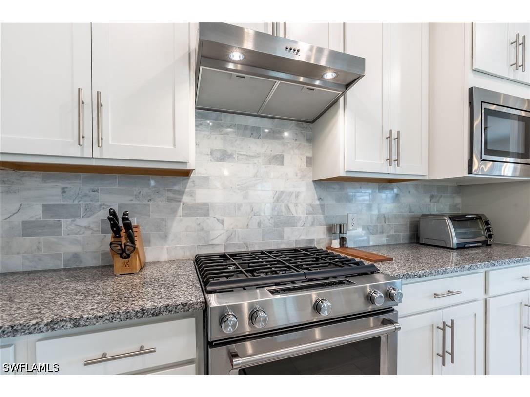 6727 Pennyroyal Drive Naples FL 34114 226022635 image7