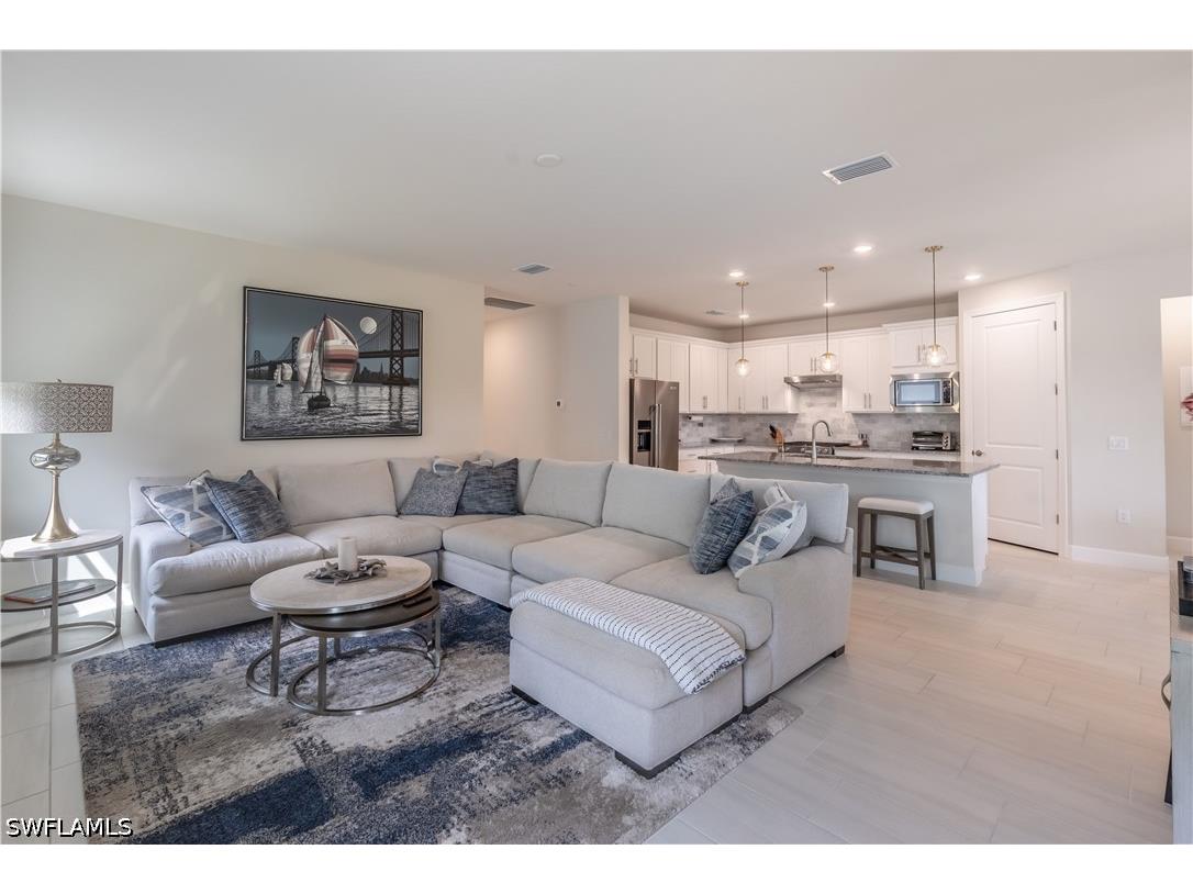 6727 Pennyroyal Drive Naples FL 34114 226022635 image9