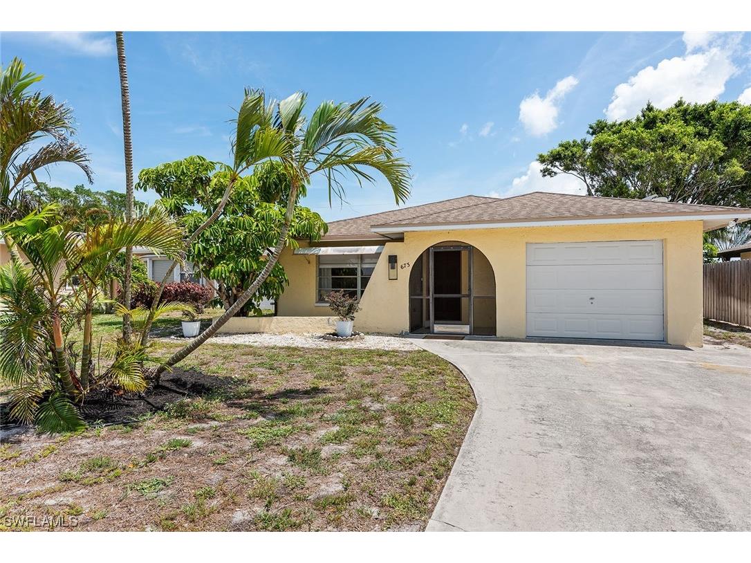 673 107th Avenue N Naples FL 34108 223044602 image1