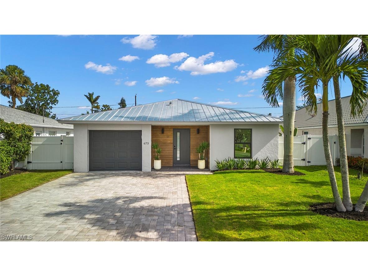 673 97th Avenue N Naples FL 34108 223032311 image1