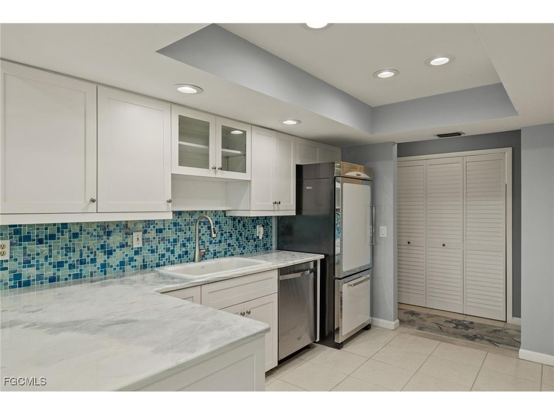 673 E Rocks Drive Sanibel FL 33957 2025017444 image14