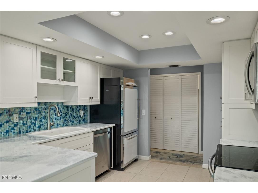 673 E Rocks Drive Sanibel FL 33957 2025017444 image16