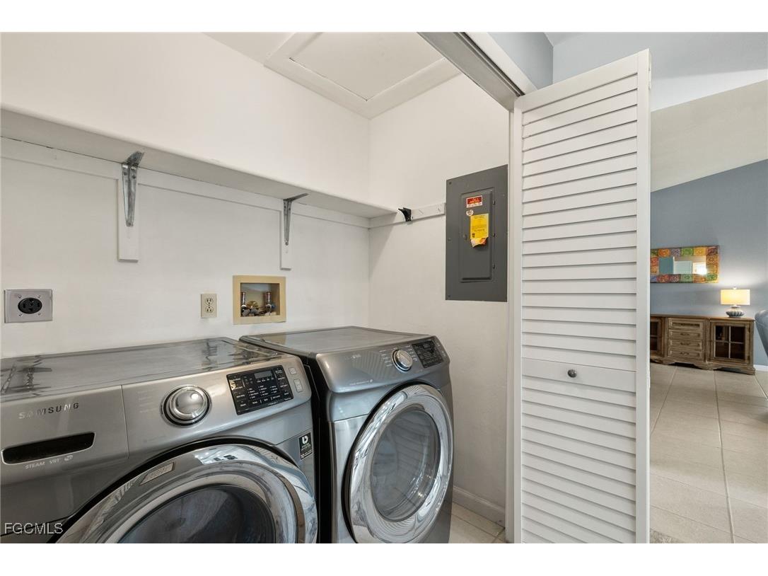 673 E Rocks Drive Sanibel FL 33957 2025017444 image17