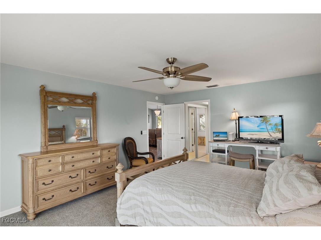 673 E Rocks Drive Sanibel FL 33957 2025017444 image20