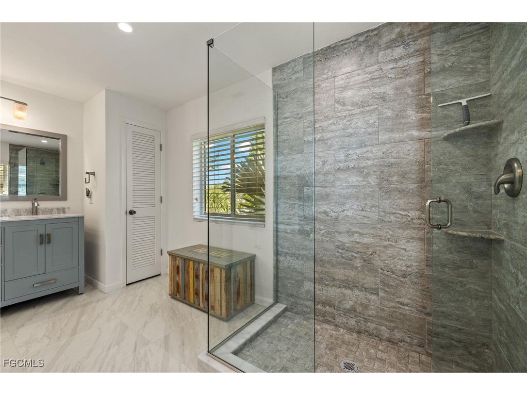 673 E Rocks Drive Sanibel FL 33957 2025017444 image23