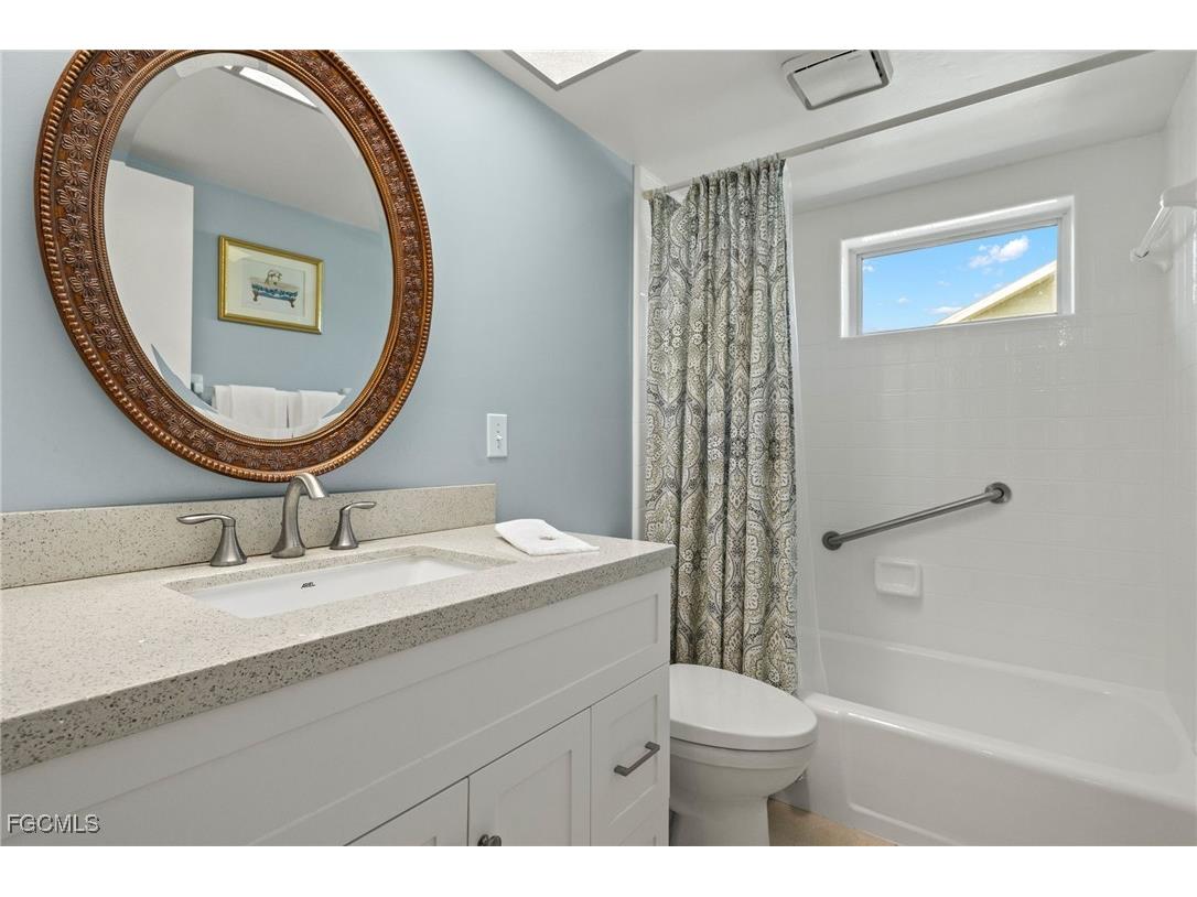 673 E Rocks Drive Sanibel FL 33957 2025017444 image25