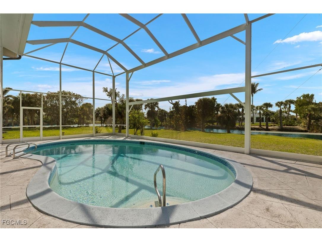 673 E Rocks Drive Sanibel FL 33957 2025017444 image3
