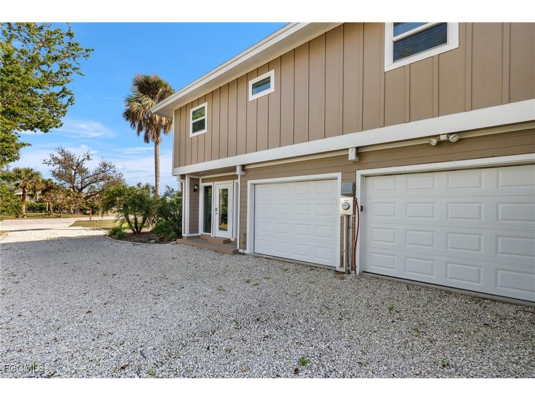 673 E Rocks Drive Sanibel FL 33957 2025017444 image33