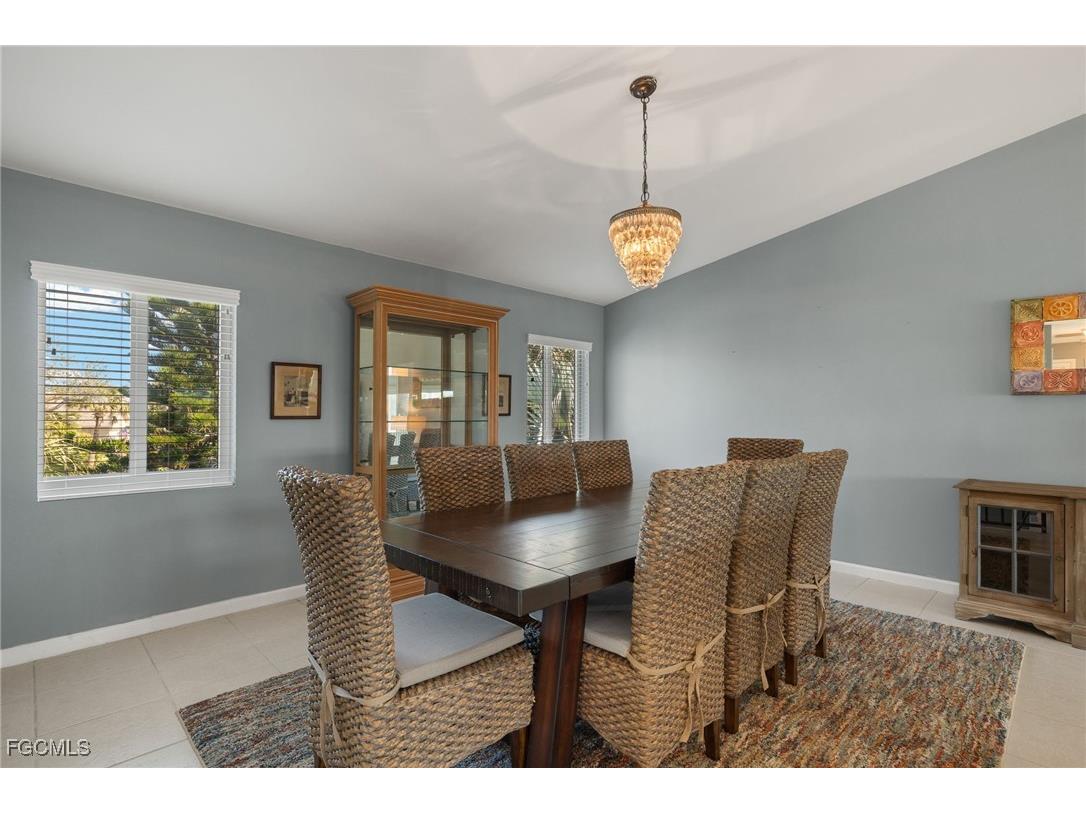 673 E Rocks Drive Sanibel FL 33957 2025017444 image7