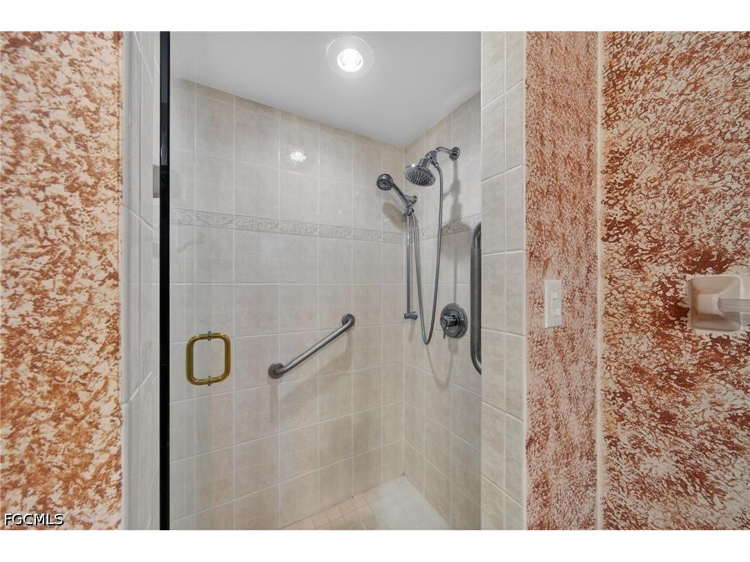 6731 Eagle Tree Court North Fort Myers FL 33917 2026020499 image16