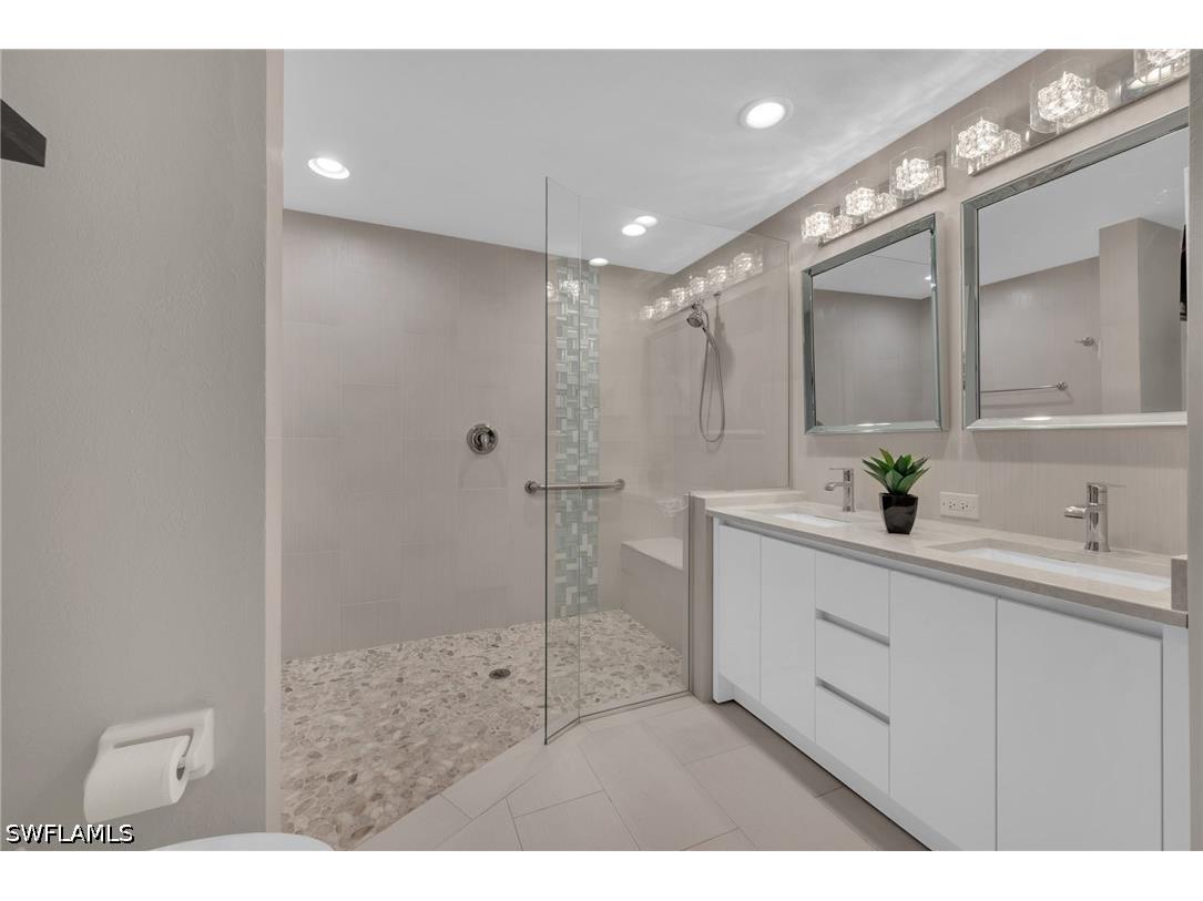 6735 Huntington Lakes Circle #102 Naples FL 34119 226023172 image11