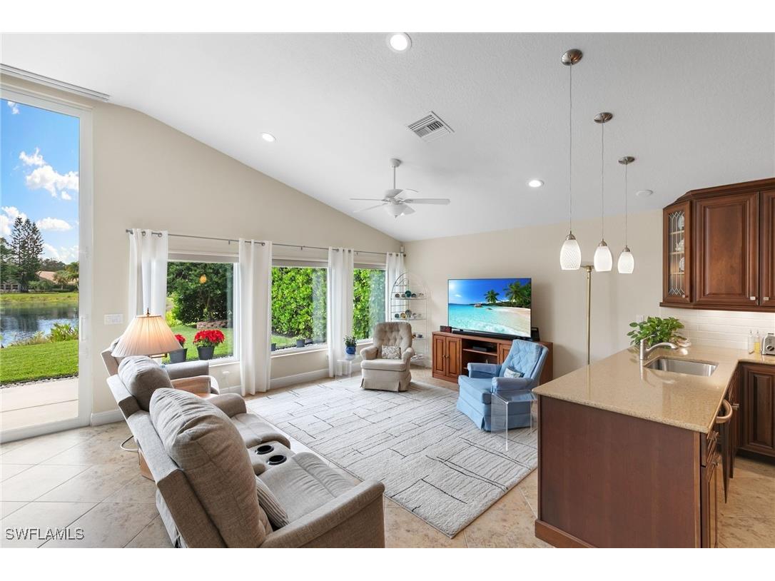 6737 Autumn Woods Boulevard Naples FL 34109 226003885 image1