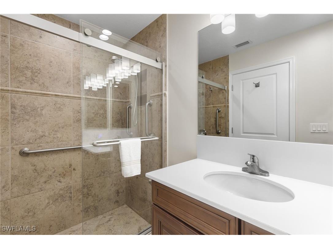 6737 Autumn Woods Boulevard Naples FL 34109 226003885 image23