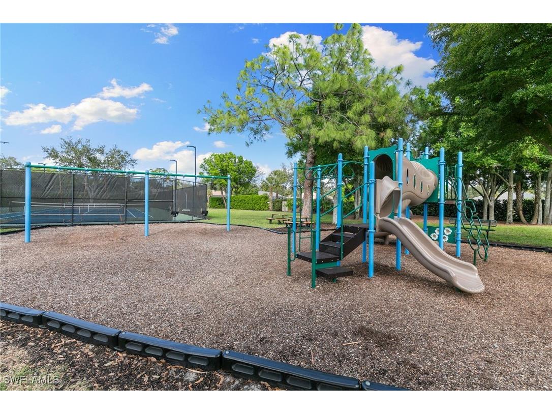 6737 Autumn Woods Boulevard Naples FL 34109 226003885 image32