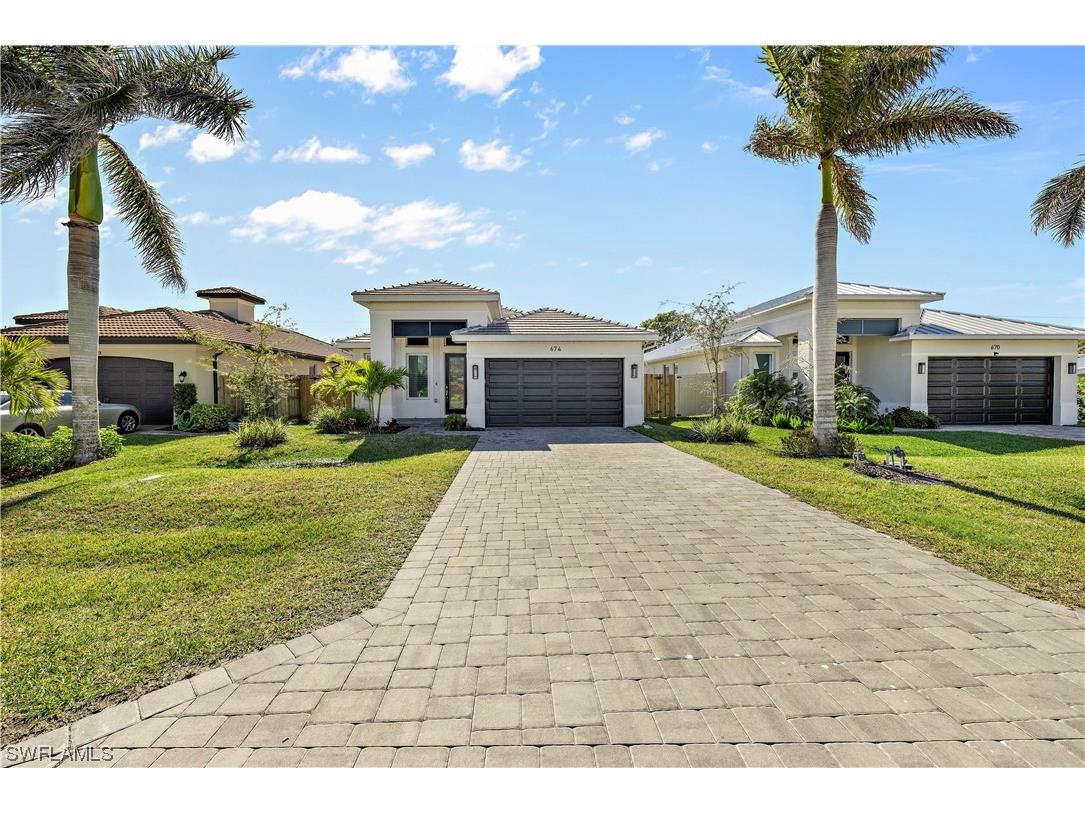 674 101st Avenue N Naples FL 34108 224013232 image1