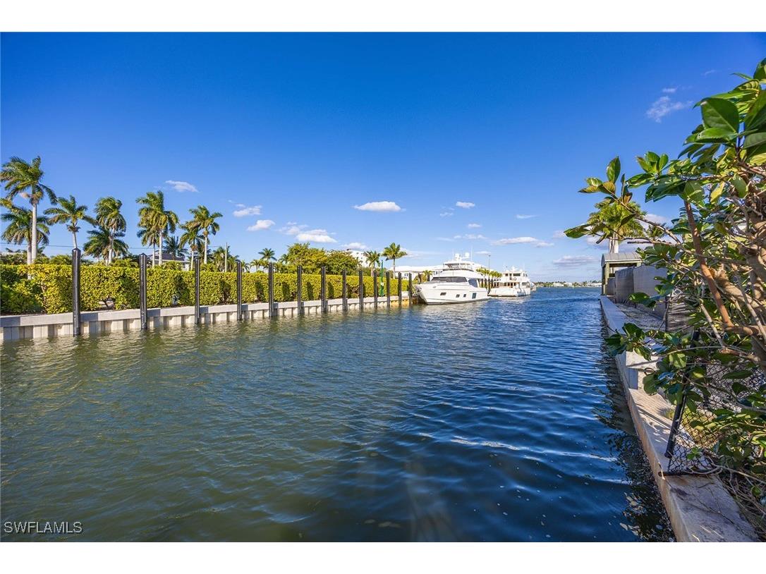 675 15th Avenue S Naples FL 34102 226001843 image5