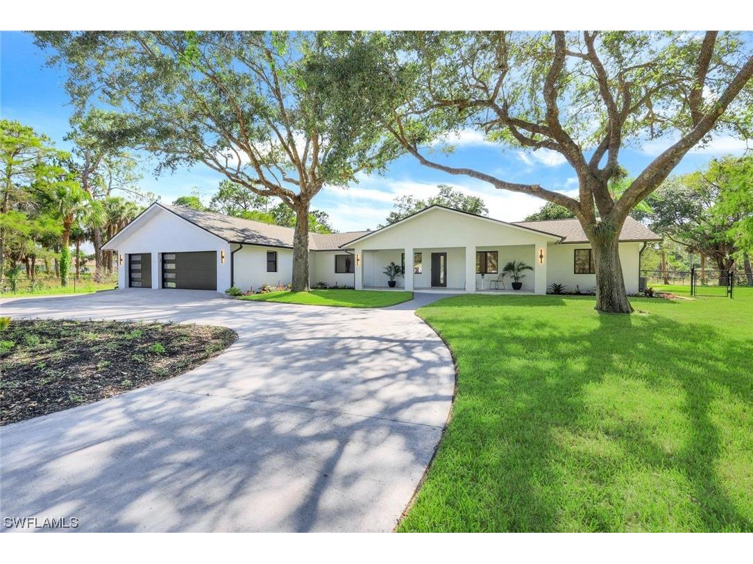 675 27th Street SW Naples FL 34117 223037441 image1