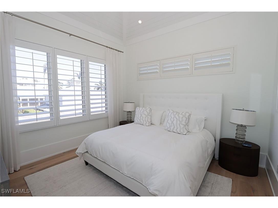 675 2nd Street S Naples FL 34102 225058759 image15