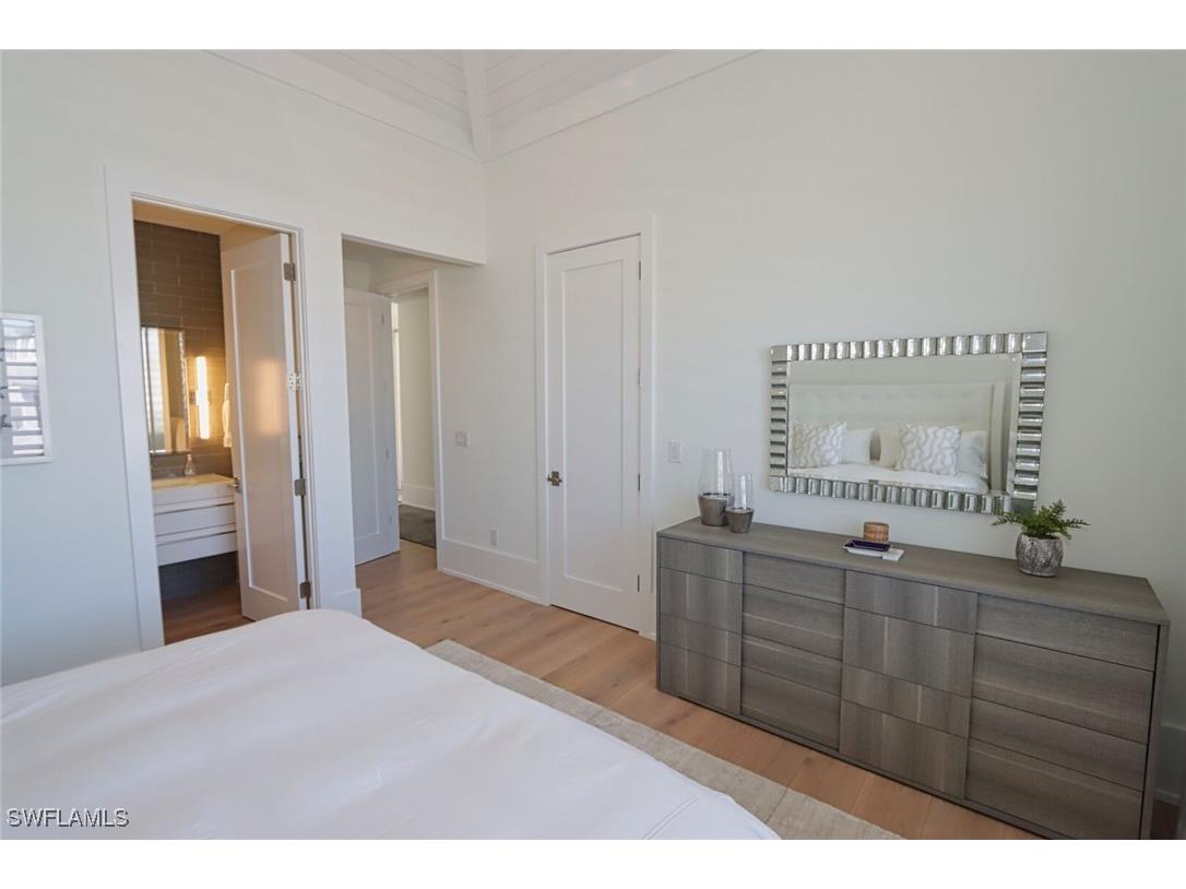 675 2nd Street S Naples FL 34102 225058759 image16