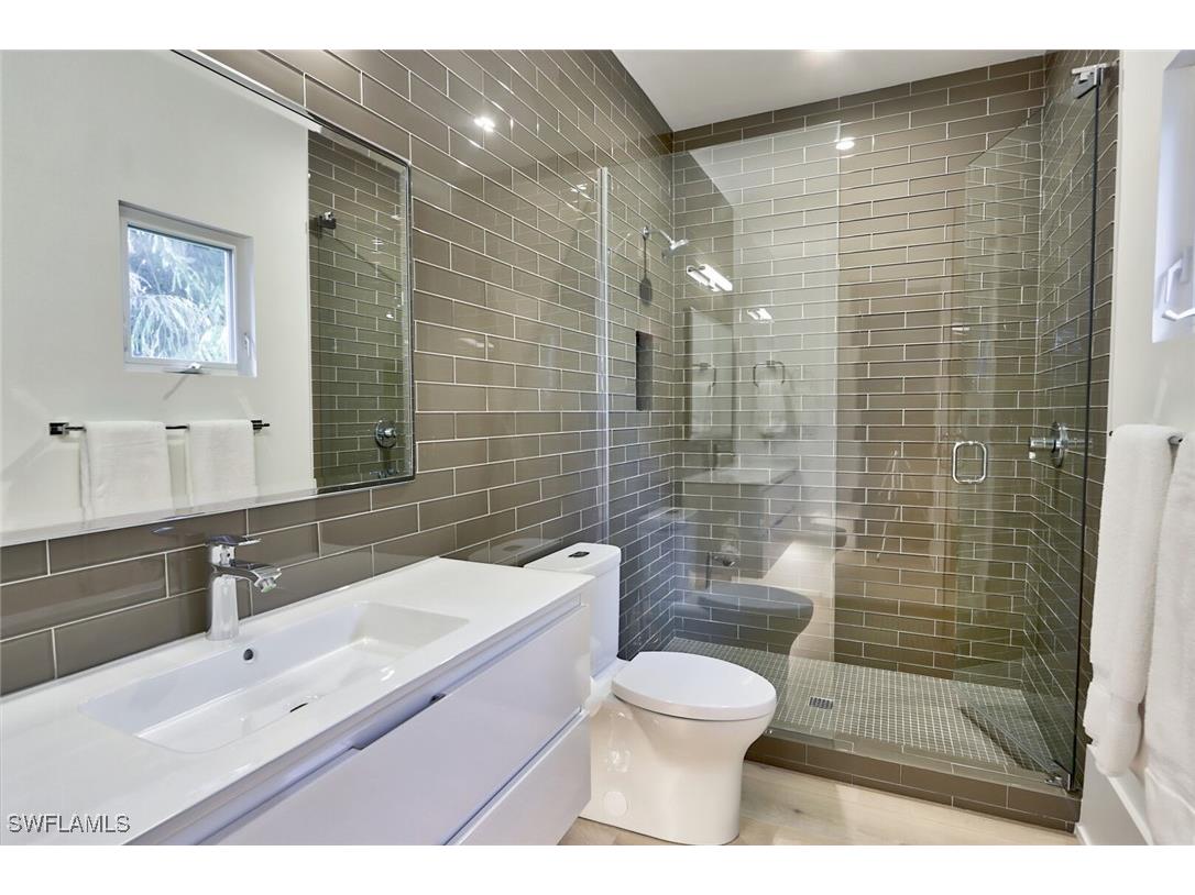 675 2nd Street S Naples FL 34102 225058759 image22