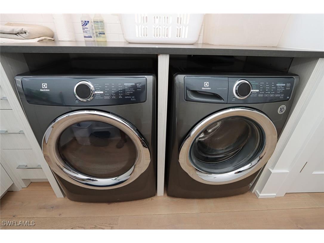 675 2nd Street S Naples FL 34102 225058759 image7