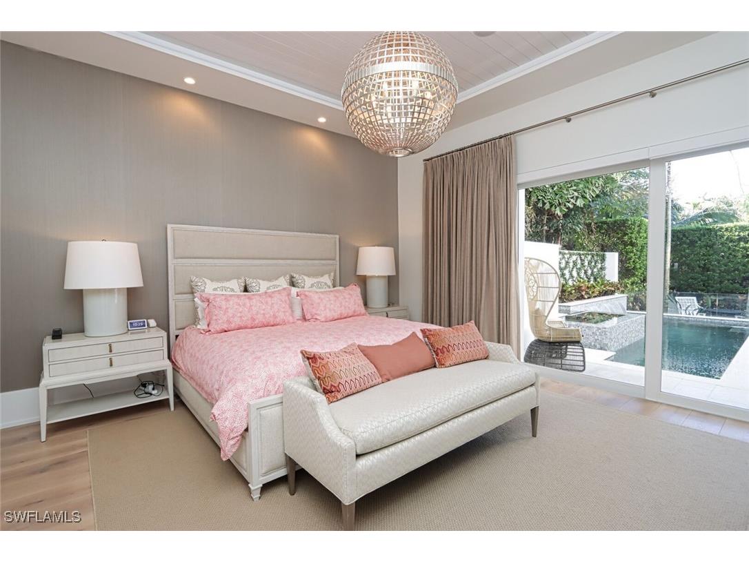 675 2nd Street S Naples FL 34102 225058759 image9