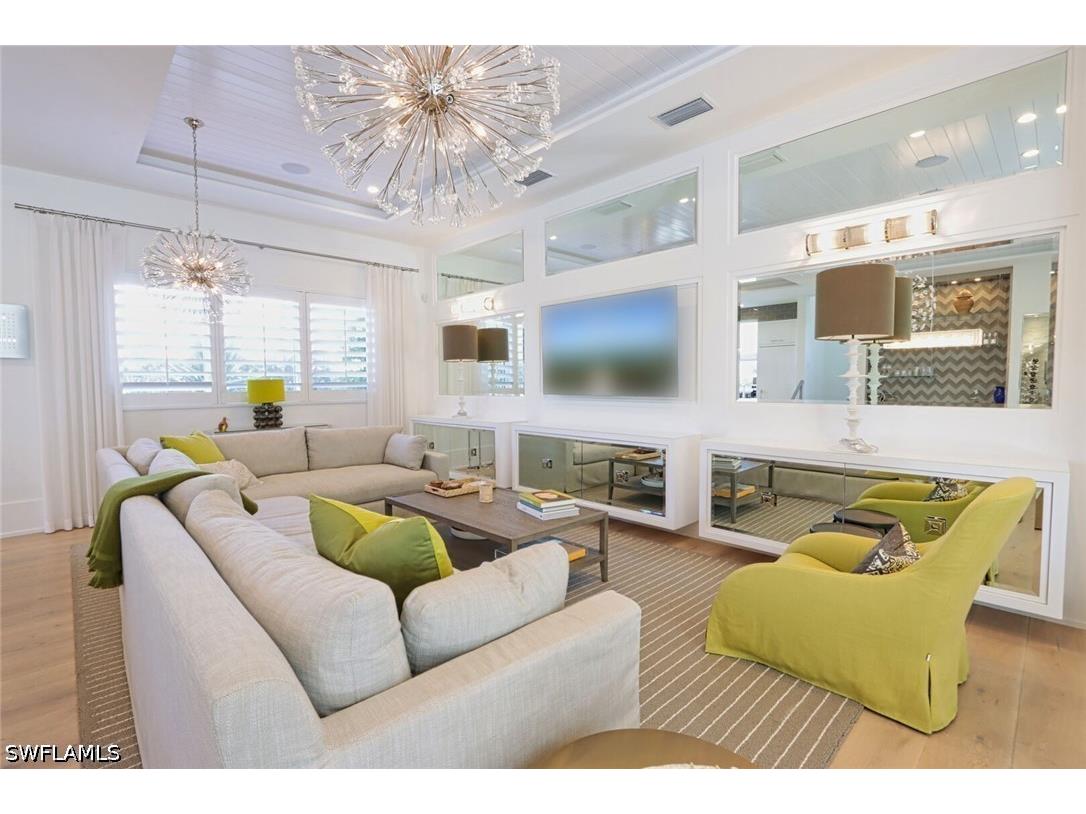 675 2nd Street S Naples FL 34102 226021155 image2