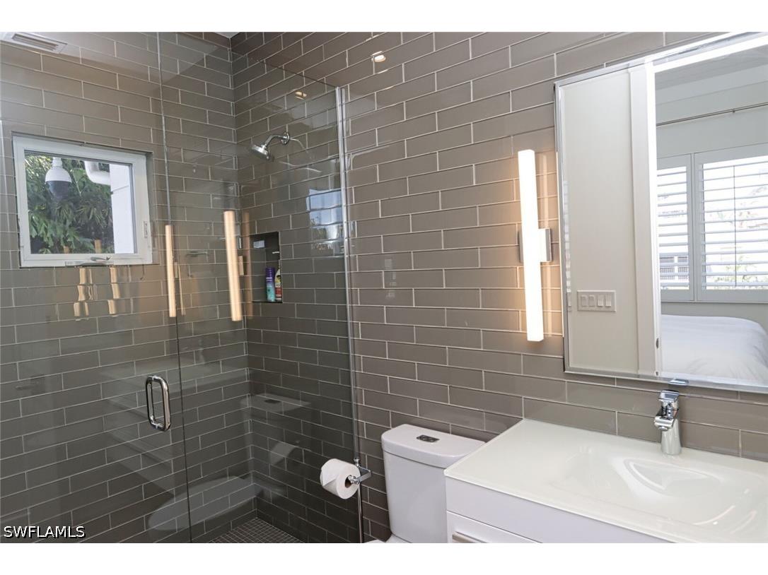 675 2nd Street S Naples FL 34102 226021155 image21
