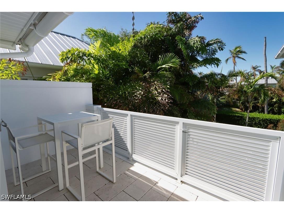 675 2nd Street S Naples FL 34102 226021155 image30