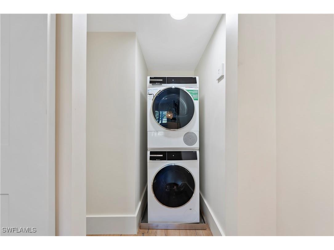 676 Broad Avenue S #J676 Naples FL 34102 225080581 image16