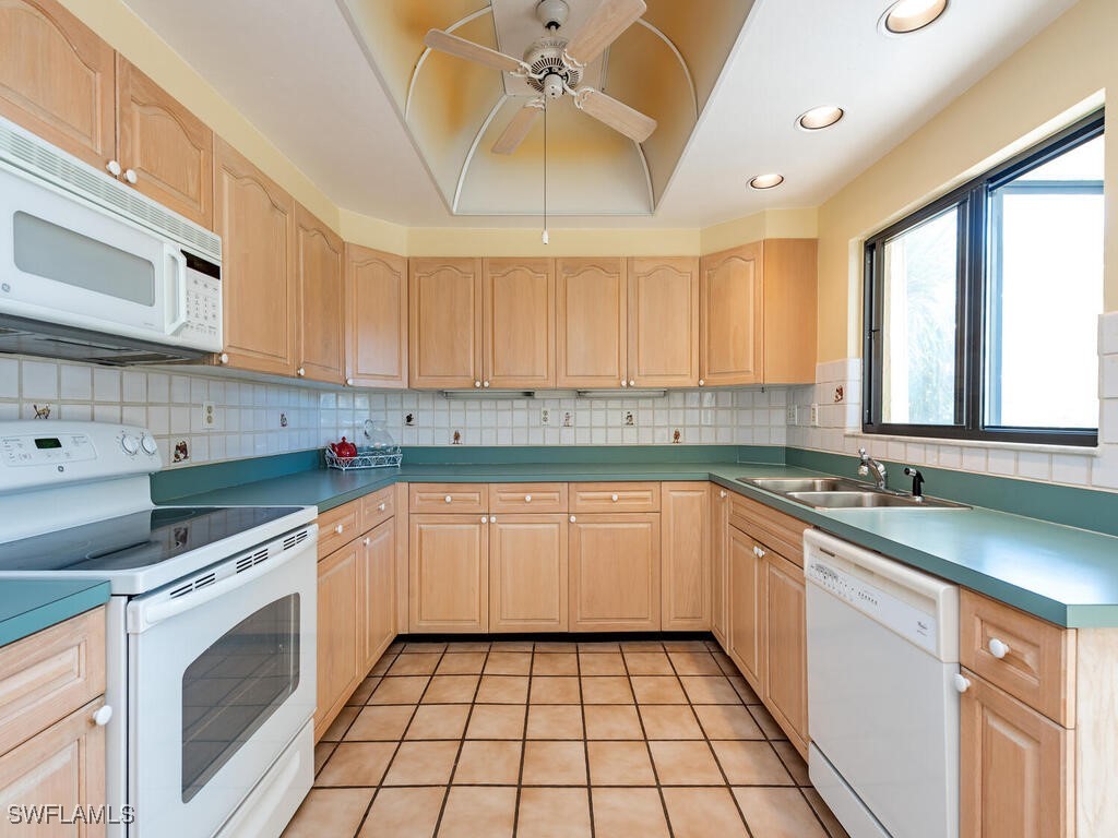 6760 Pelican Bay Boulevard #332 Naples FL 34108 226001403 image4