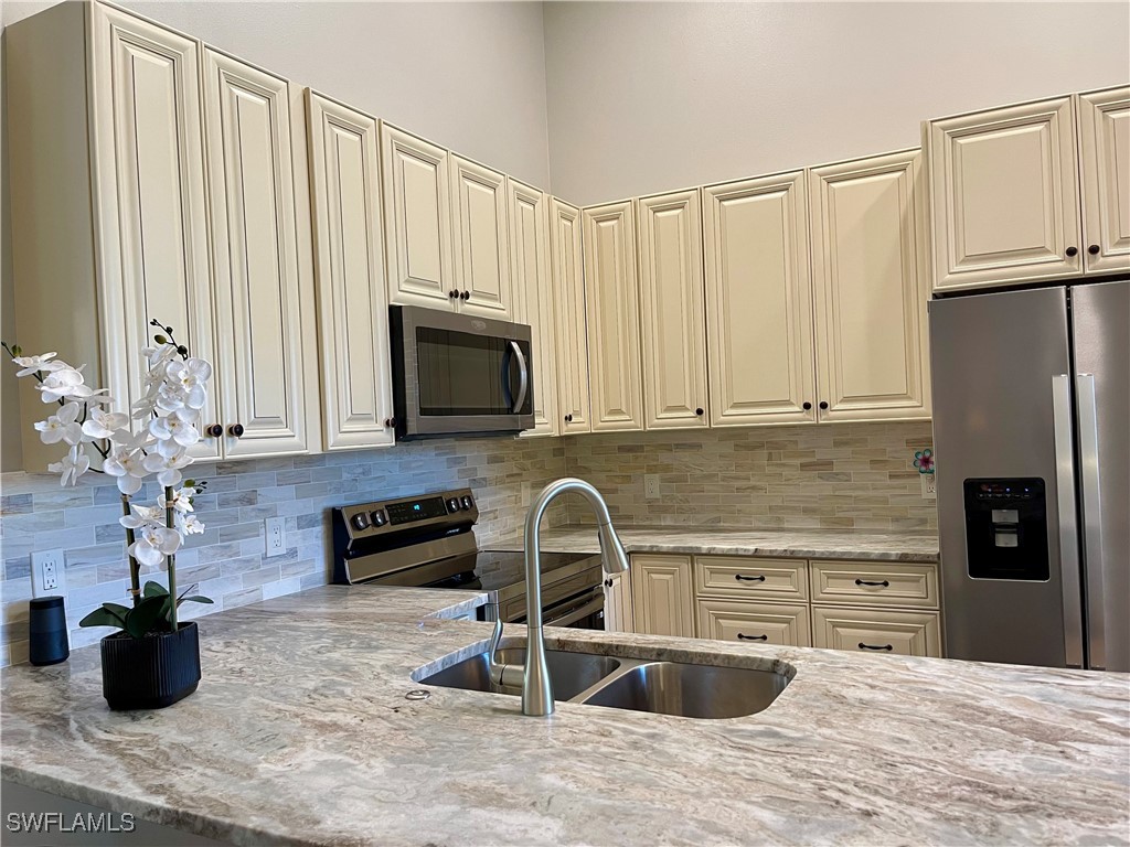 6765 Huntington Lakes Circle #201 Naples FL 34119 225085117 image5